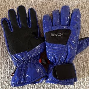 Kombi Junior The Bleeker Gloves
Size Large